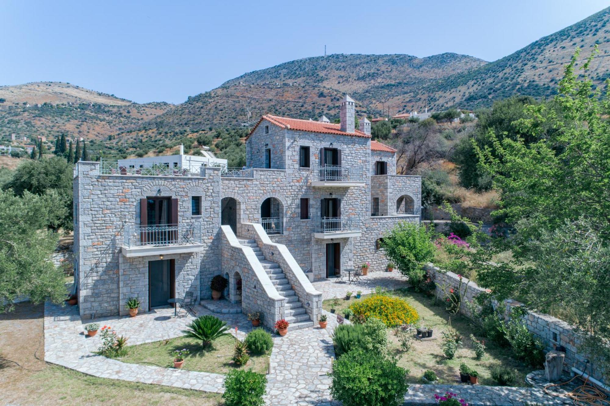 Xenios Kotronas Apartment Exterior photo