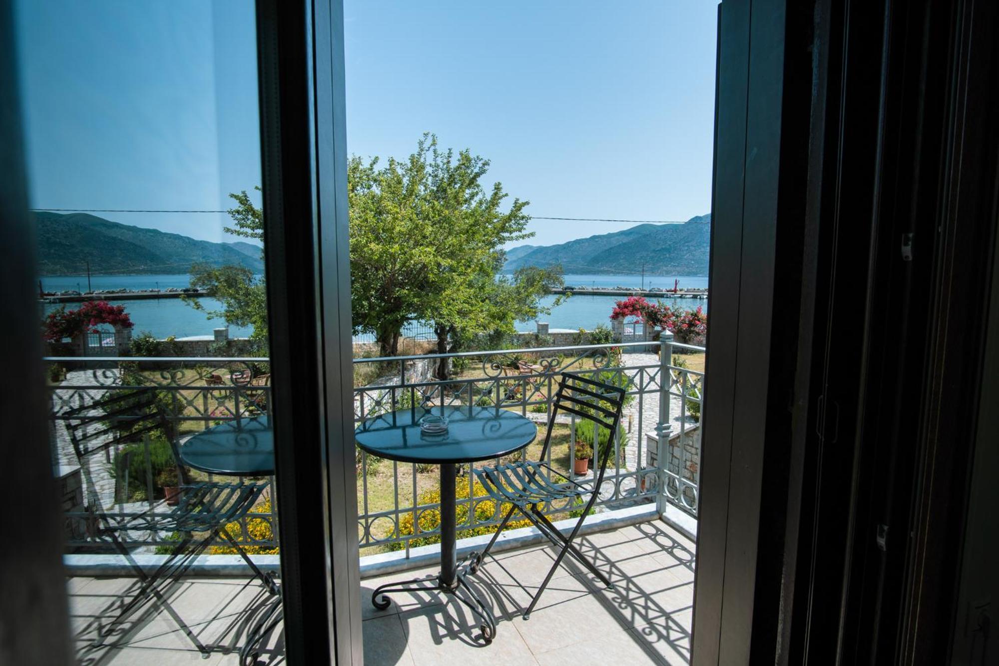 Xenios Kotronas Apartment Exterior photo