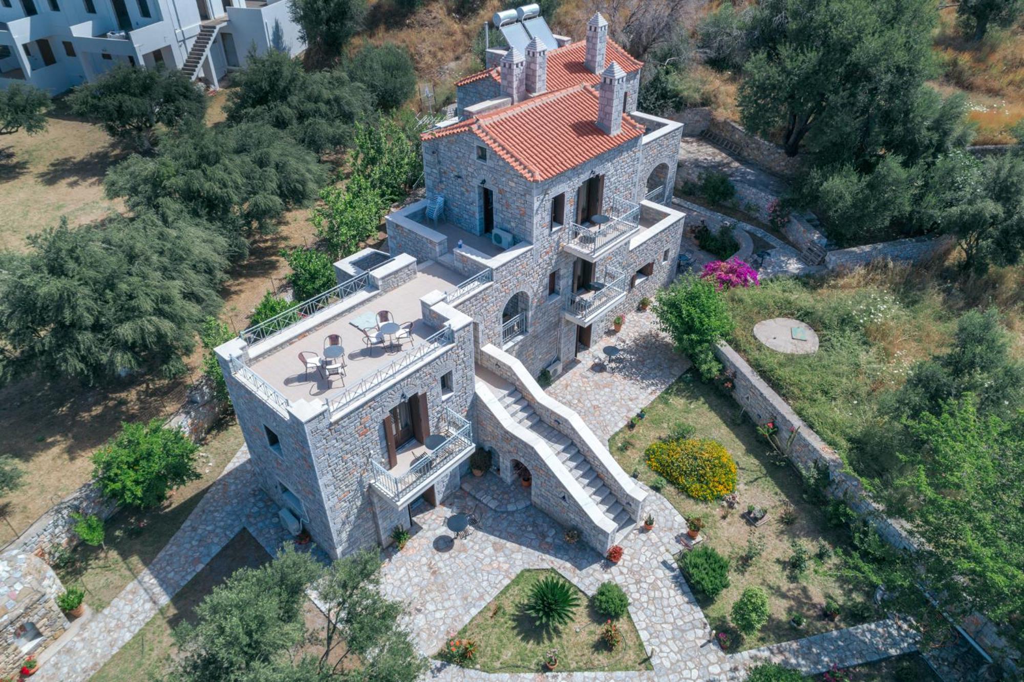 Xenios Kotronas Apartment Exterior photo